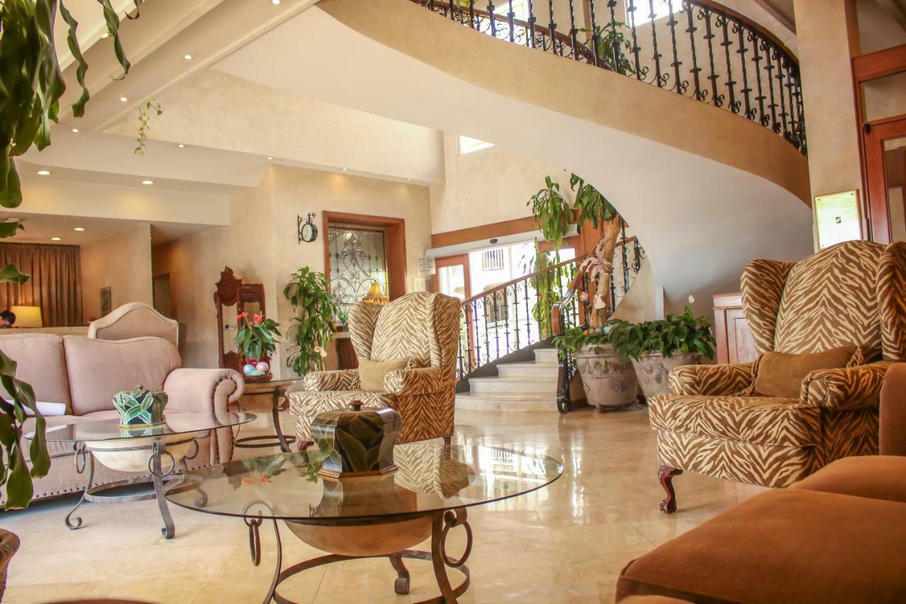 Fresno Galerias Hotel Torreon Exterior photo